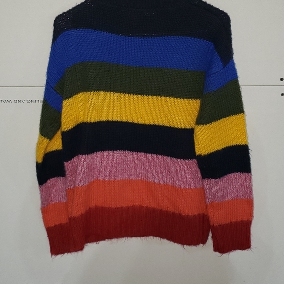 Sweater - Picture 4 of 4